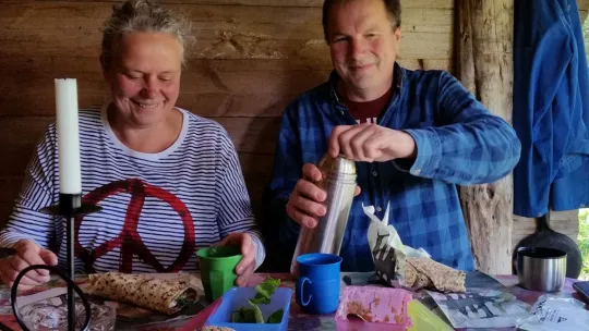 Tini och Lennart, som driver STF Tre Björnar vandrarhem i Älvdalen.