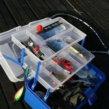 Fiskeredskap i fiskelåda.